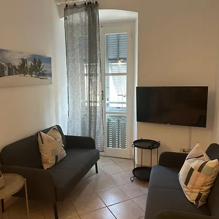 Apartment Casa Ariston - 10 Passi Dal Teatro- Free Wifi *